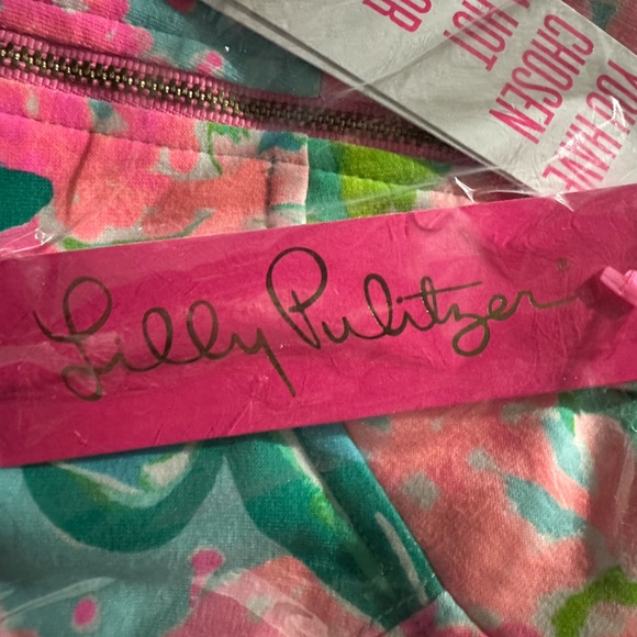 Lilly Pulitzer UPF50+ Noralie Popover Blue Ibiza Pineapple Shake - Picture 5 of 7